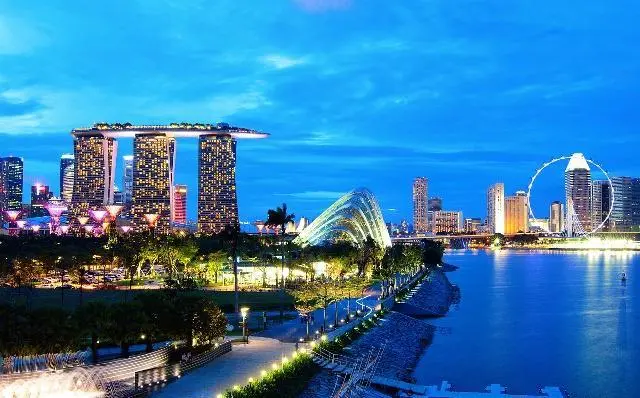 与新加坡隔海相望，物价却低三分之二！人少景美满大街都是中文！