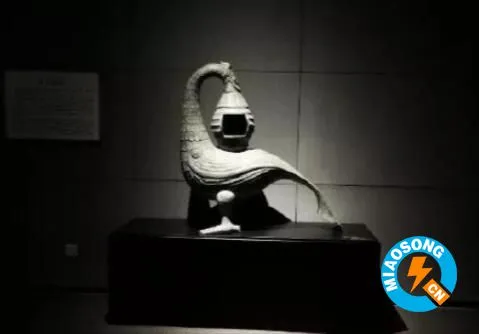 重庆大学民间博物馆展品中有大量文物为赝品是真是假，看文物局调查结果便知