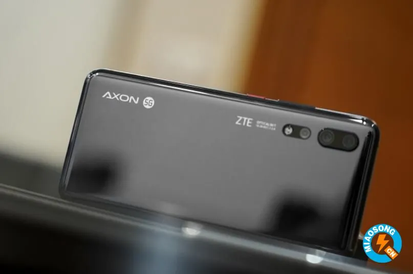 中兴通讯发布AXON 10s Pro 5G智能手机