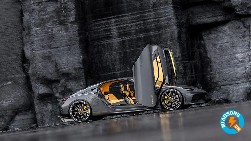 柯尼塞格（Koenigsegg）推出一款四人混合动力汽车，只有31英里的纯电动续航里程