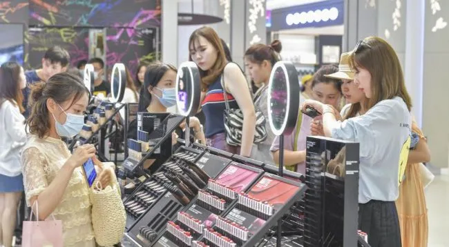 海南免税：首周购物额达4.5亿元人民币化妆品平过香港最受欢迎