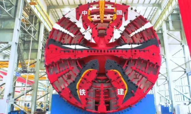 最大开挖直径达16.07米的超大直径盾构机在中国铁建重工集团长沙第一产业园下线