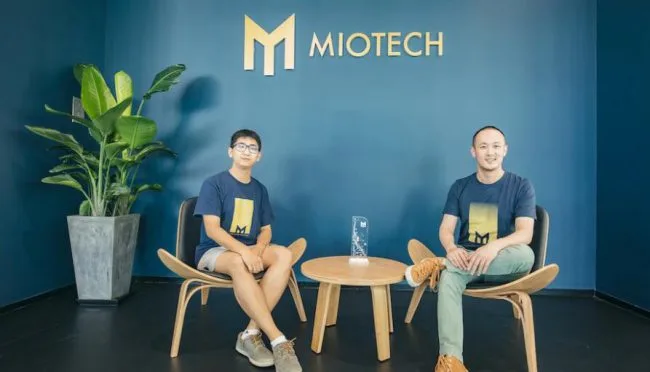 李嘉诚旗下妙盈科技（MioTech），最近再获国际评级机构穆迪（MCO）入股少数股权